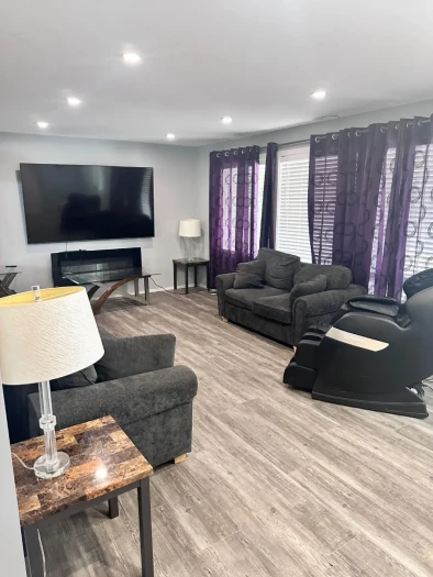 38 Lakeview Cr